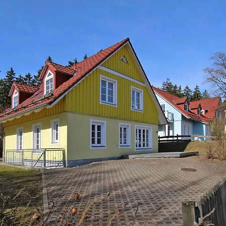 Ferienhaeuser Im Tannenpark, Tanne, Cleaning Included 別荘 タンネ
